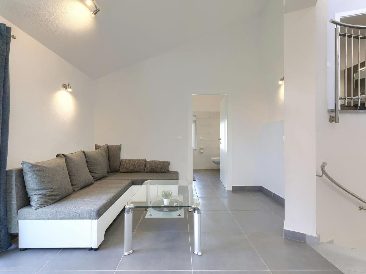 Holiday Home Villa Gocci By Interhome Kmeti Dış mekan fotoğraf