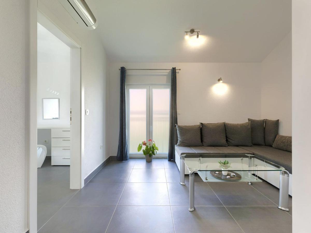 Holiday Home Villa Gocci By Interhome Kmeti Dış mekan fotoğraf