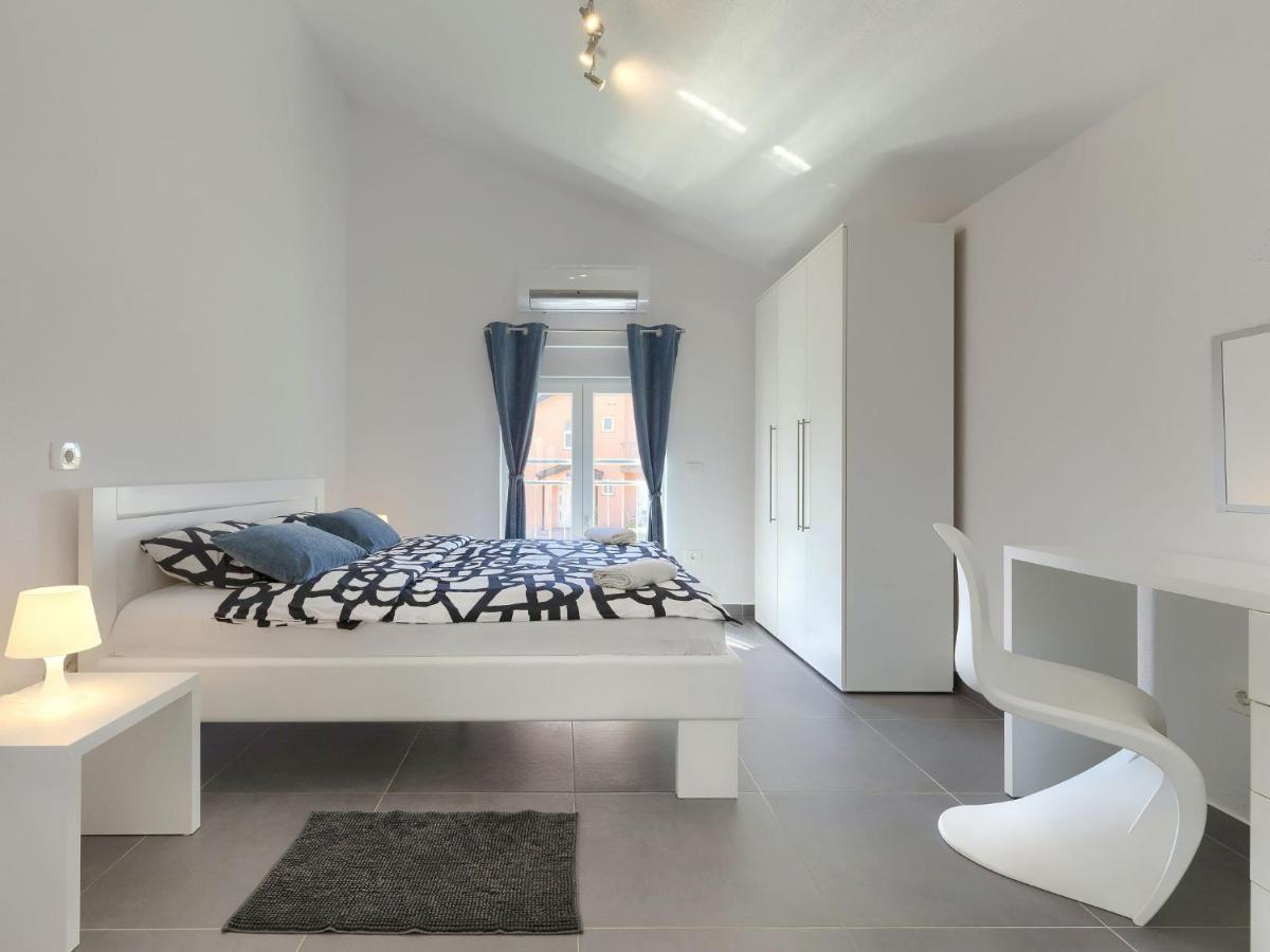 Holiday Home Villa Gocci By Interhome Kmeti Dış mekan fotoğraf