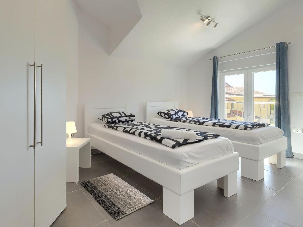 Holiday Home Villa Gocci By Interhome Kmeti Dış mekan fotoğraf
