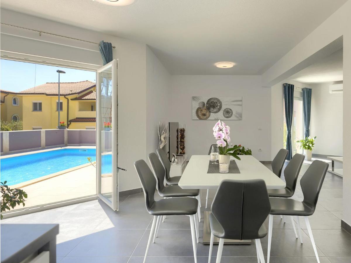 Holiday Home Villa Gocci By Interhome Kmeti Dış mekan fotoğraf