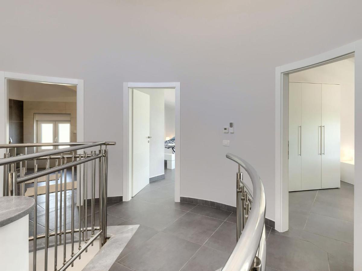 Holiday Home Villa Gocci By Interhome Kmeti Dış mekan fotoğraf
