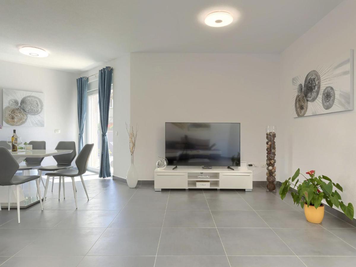Holiday Home Villa Gocci By Interhome Kmeti Dış mekan fotoğraf