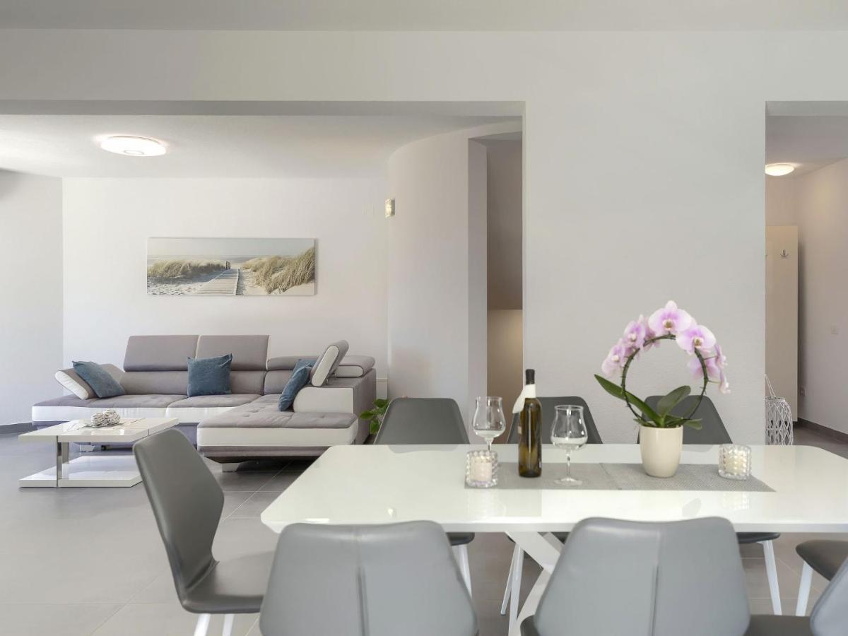 Holiday Home Villa Gocci By Interhome Kmeti Dış mekan fotoğraf